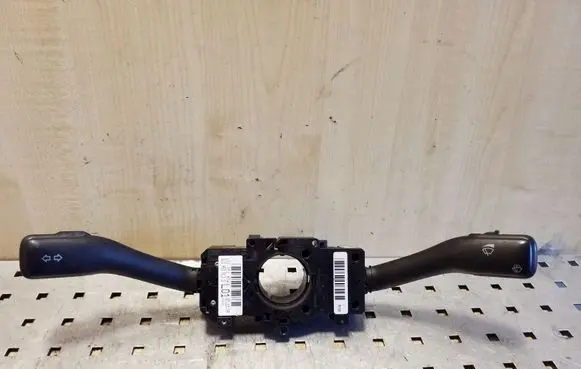 Volkswagen PASSAT B5 Wiper turn signal indicator stalk/switch 4BO953503E 8LO953513G