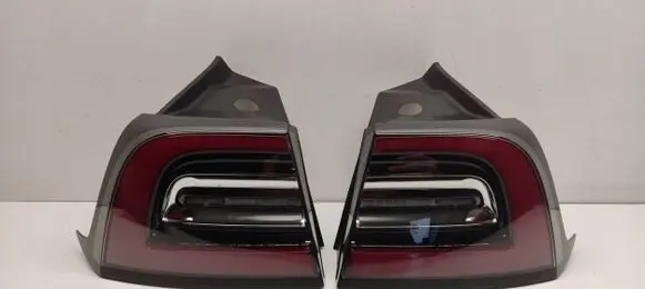 Tesla Model 3 Rear/tail lights 1502086-00-D 1502087-00-D