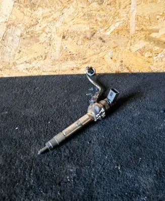 BMW 1 F20 F21 Fuel injector 0445110598