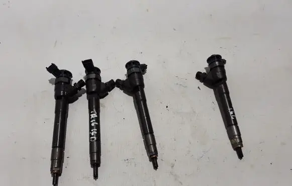 Renault Trafic III (X82) Fuel injector 8201055367
