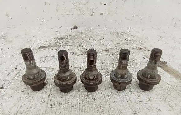Nuts/bolts