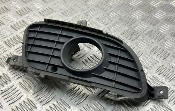 Mercedes-Benz A W169 Front fog light trim/grill A1698850622