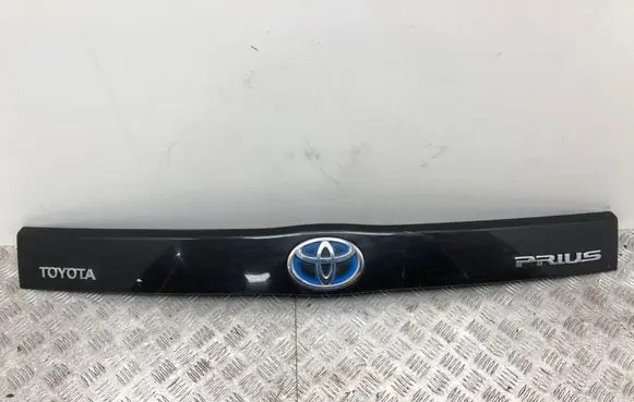 Toyota Prius (XW30) Trunk door license plate light bar 