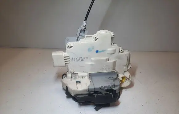Audi A4 S4 B7 8E 8H Front door lock 8E1837015