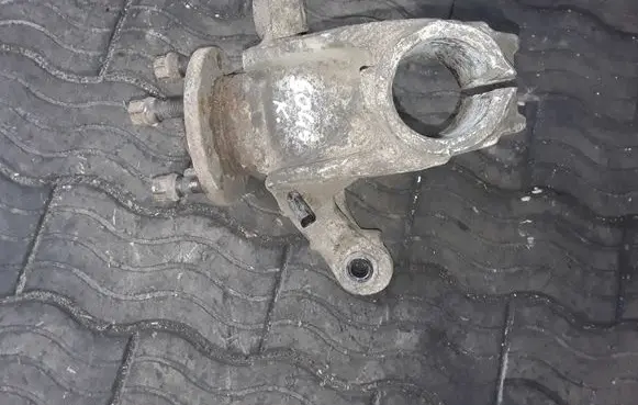 Volkswagen PASSAT B6 Front wheel hub NOCODE
