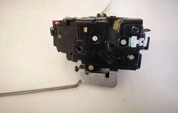 Audi A4 S4 B6 8E 8H Front door lock 8E2837015C