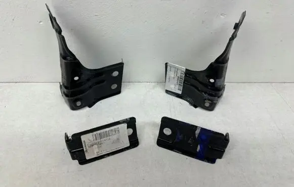 Seat Arona Fender mounting bracket 6F9821328A 6F9821327A 6F0821431B