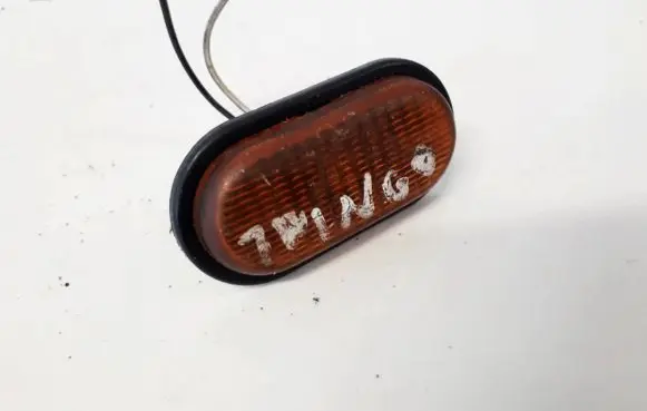 Renault Twingo I Front fender indicator light E10152632