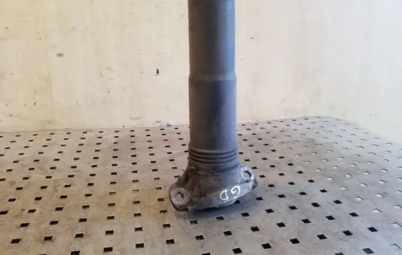 Volkswagen PASSAT B8 Front shock absorber mounting bracket 