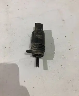 BMW 5 E60 E61 Windscreen/windshield washer pump 23557610 8377612