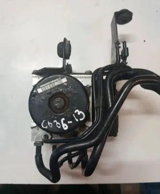 Volvo V40 ABS Pump 31423315 MK60EC A426G