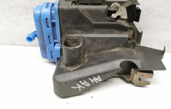 Audi A4 S4 B5 8D Rear door lock 4D0185A