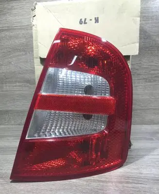 Skoda Fabia Mk1 (6Y) Rear/tail lights 6Y6945112B