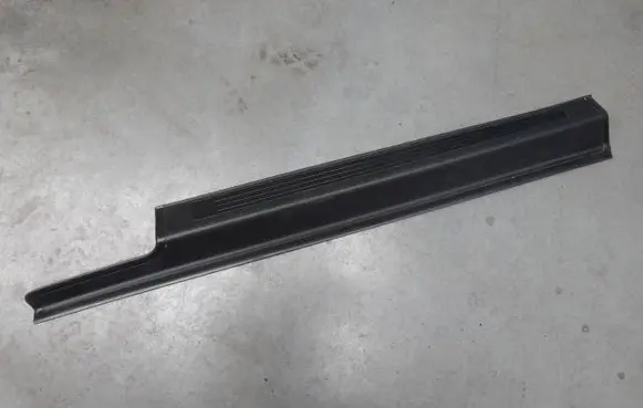 Volkswagen New Beetle Side skirt front trim 1Y0853538