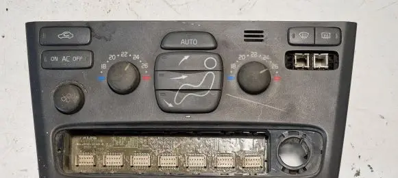 Volvo V70 Climate control unit 8691949 M082S10000 7923