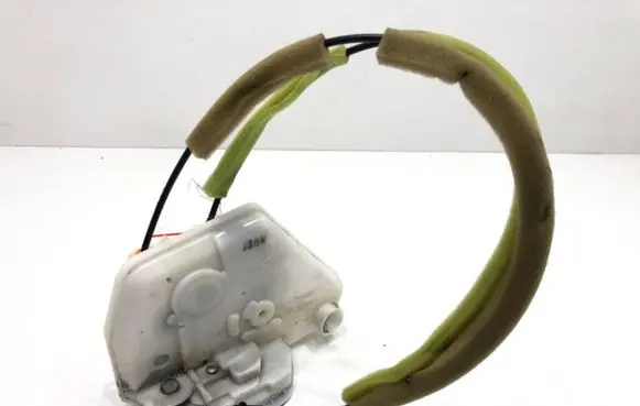 Mazda CX-5 Front door lock