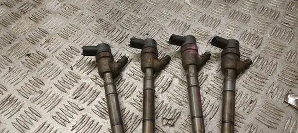 Hyundai i30 Fuel injectors set 0445110320
