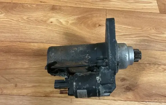 Volkswagen Golf V Starter motor 15100788 8620240