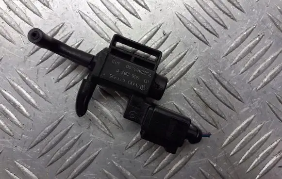 Audi A3 S3 8P Valve vacuum 037906283C