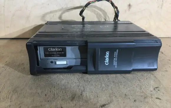 Peugeot 407 CD/DVD changer 9647427980 PU2590A CAA397