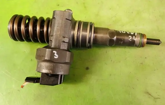 Volkswagen PASSAT B5 Fuel injector