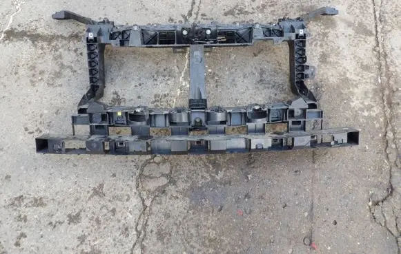 Renault Trafic III (X82) Radiator support slam panel