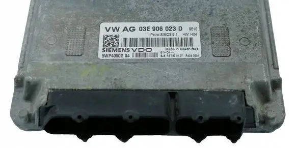 Skoda Fabia Mk1 (6Y) Engine control unit/module 03E906023E 5WP4050204
