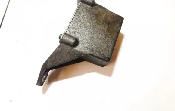Volvo XC90 Engine mounting bracket