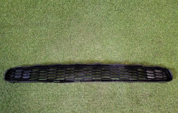 Nissan Leaf I (ZE0) Front bumper lower grill 622563NL5A
