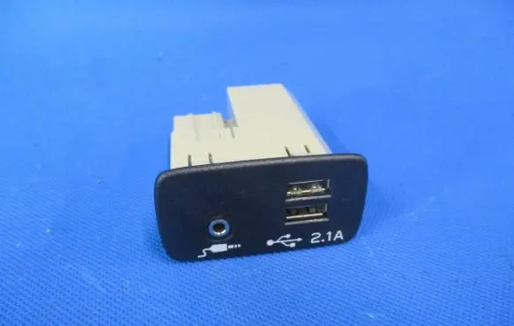 Subaru Forester SK USB socket connector 86257VA130