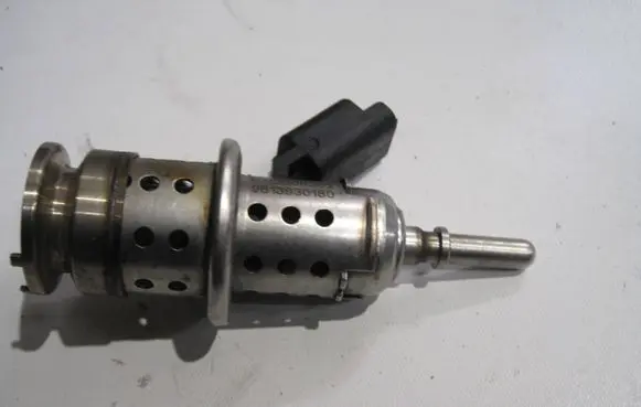 Peugeot 208 I AdBlue injector 9813930180