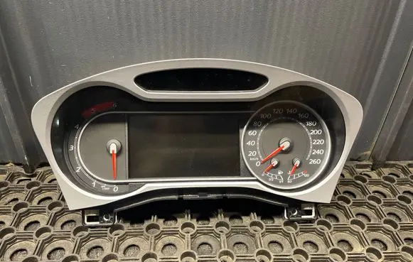 Speedometer (instrument cluster)
