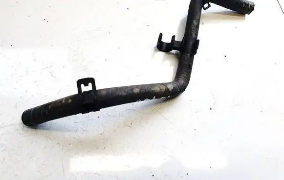 Engine coolant pipe/hose