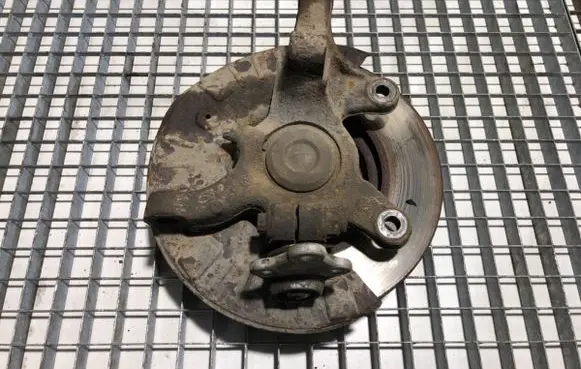 Mercedes-Benz Vito Viano W639 Front wheel hub spindle knuckle 