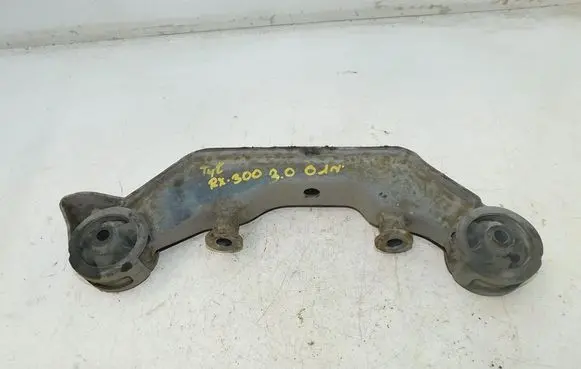 Lexus RX 300 Rear differential mounting bracket 190564