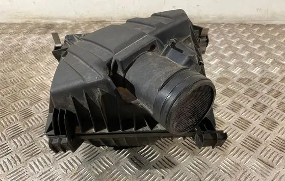 Toyota RAV 4 (XA40) Air filter box 3465454