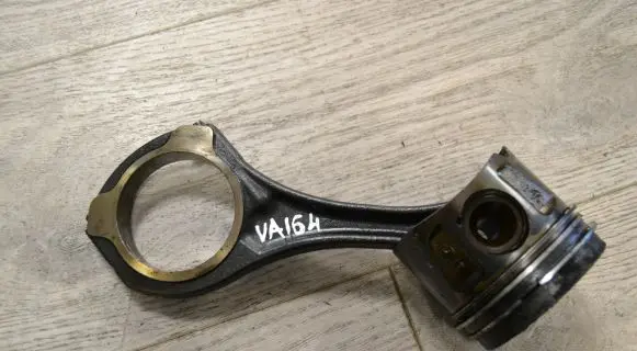 Mercedes-Benz C AMG W204 Connecting rod/conrod 8370