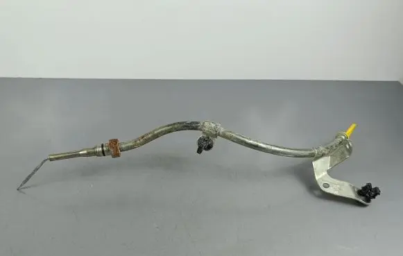 Nissan Qashqai Oil level dip stick 