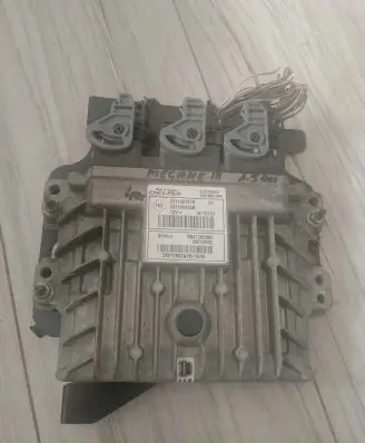 Renault Megane III Engine control unit/module ECU 237100121R