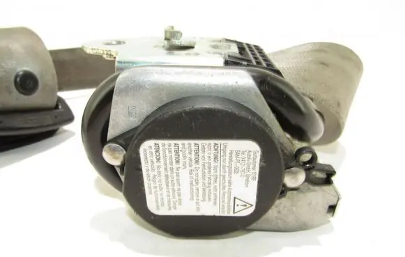 Audi A6 S6 C6 4F Front seatbelt 605404600