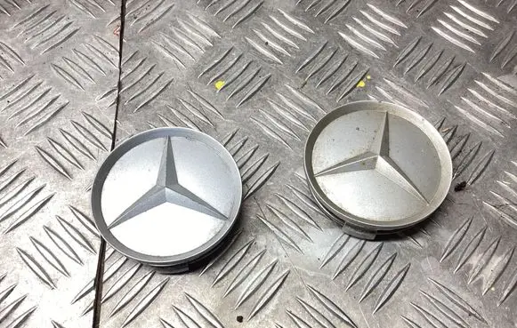 Mercedes-Benz C W205 Original wheel cap A1634000025