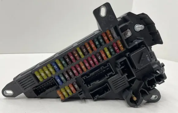 BMW 5 E60 E61 Fuse module 9138830 518956057
