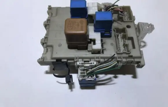 Nissan Almera N16 Fuse box set 243505m300 0522001