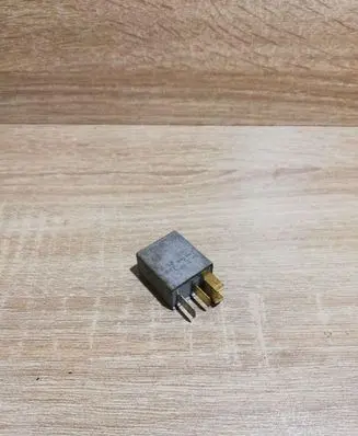 Toyota Avensis T250 Other relay 0332011001