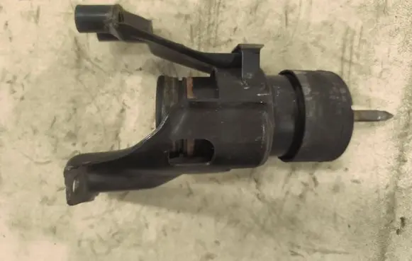 Nissan Murano Z52 Engine mount bracket 9060603
