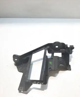 Headlight/headlamp mounting bracket