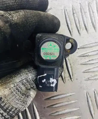 Mercedes-Benz Vito Viano W639 Air pressure sensor A0051535028