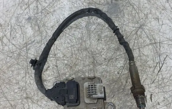 Peugeot Expert Lambda probe sensor 9675358480 SNS145A 5WK96745A