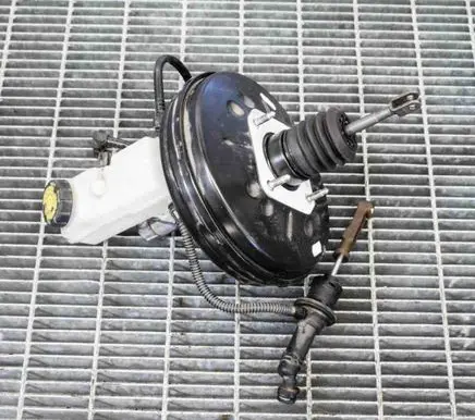 Dacia Sandero Brake booster