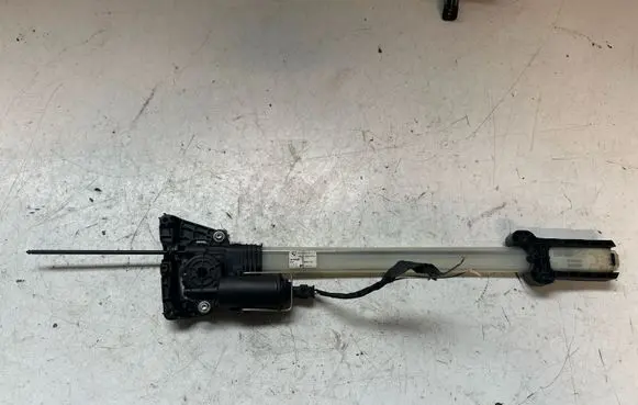 BMW 5 GT F07 Rear door curtain motor 915063005